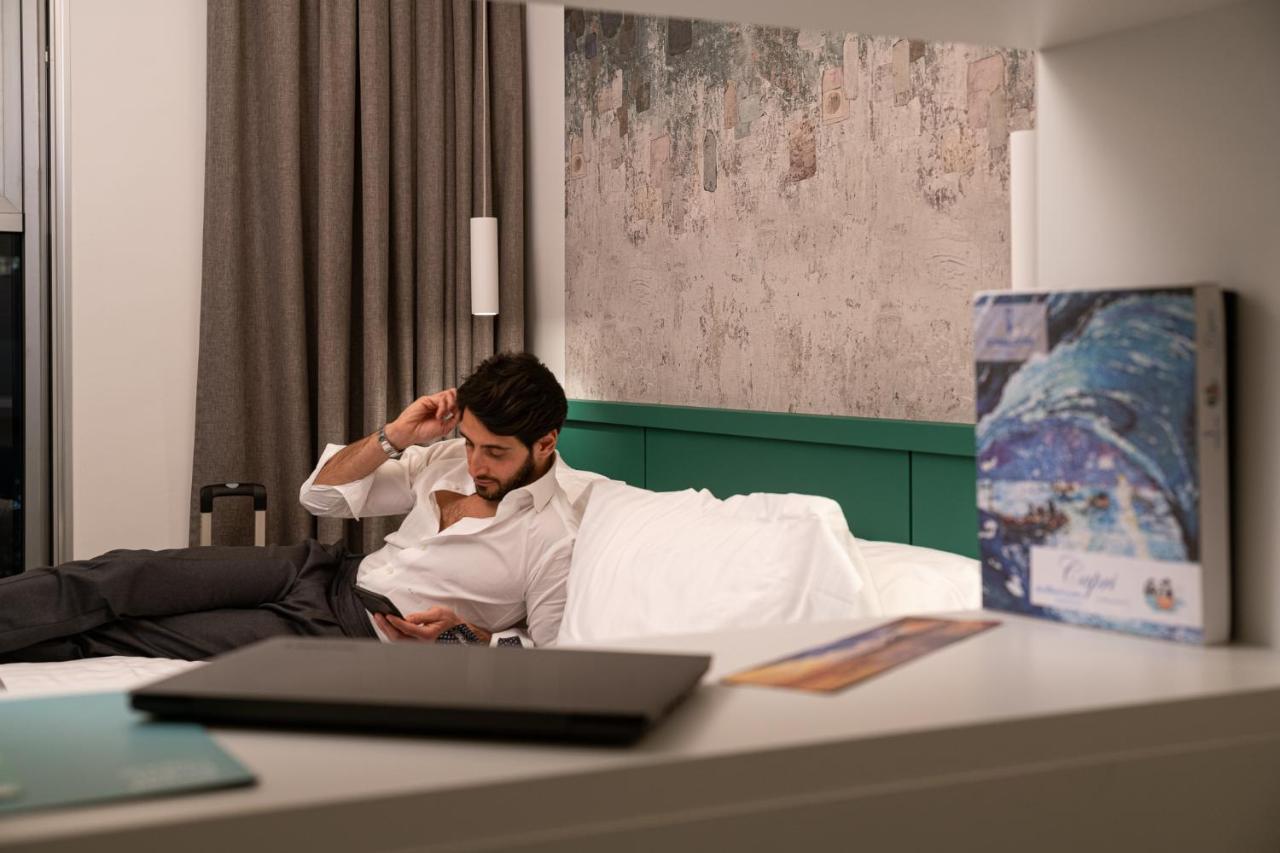 Smart 4* Naples